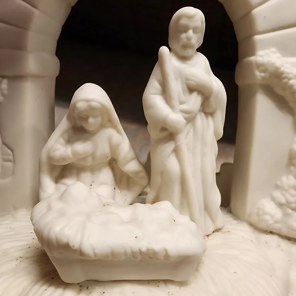 Musical Nativity Figurine Plays Silent Night Off White Bisque Holy Family 8 in.